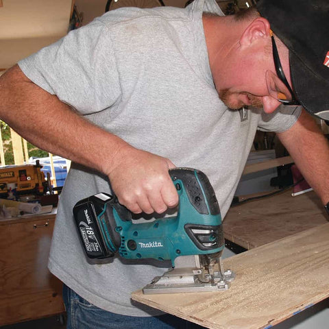 Makita XVJ03 18V LXT Li-Ion Cordless Jig Saw Kit